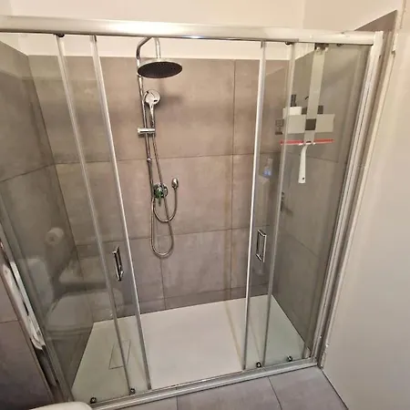 Confortevole Nel Cuore Di * لوغانو